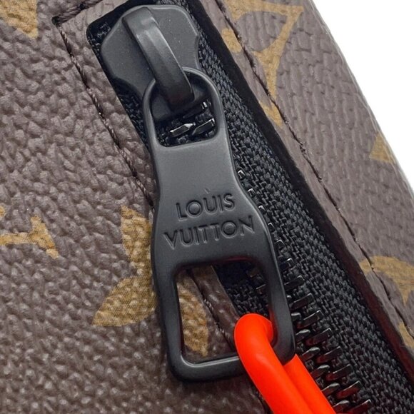 LOUIS VUITTON Pochette Volga Monogram / Solar Powered Ray Noir M44458 - Picture 6 of 13